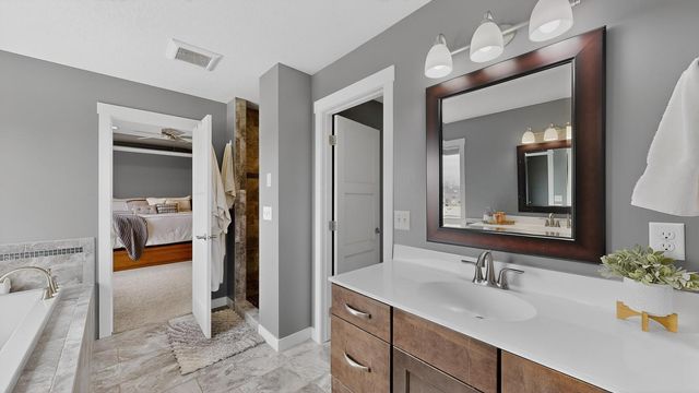 1998 Esther Lane SW, Rochester, MN 55902