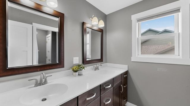 1998 Esther Lane SW, Rochester, MN 55902