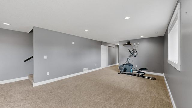 1998 Esther Lane SW, Rochester, MN 55902