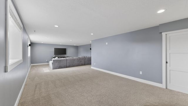 1998 Esther Lane SW, Rochester, MN 55902