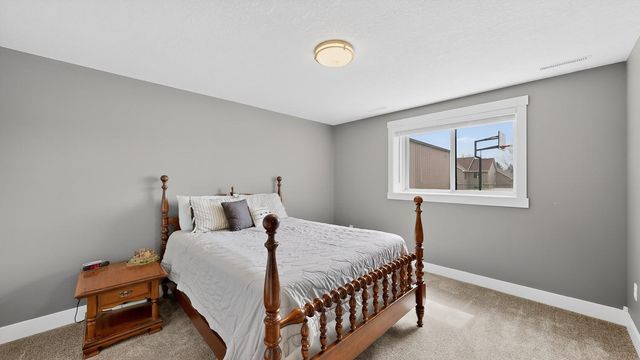 1998 Esther Lane SW, Rochester, MN 55902