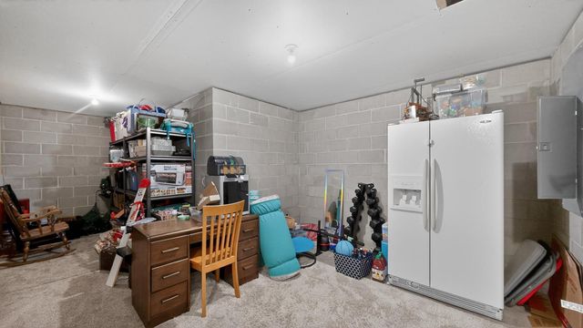1998 Esther Lane SW, Rochester, MN 55902