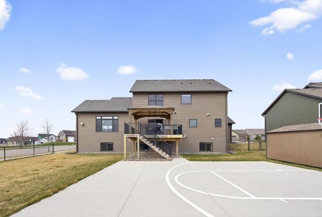 1998 Esther Lane SW, Rochester, MN 55902