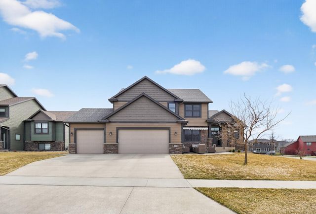 1998 Esther Lane SW, Rochester, MN 55902
