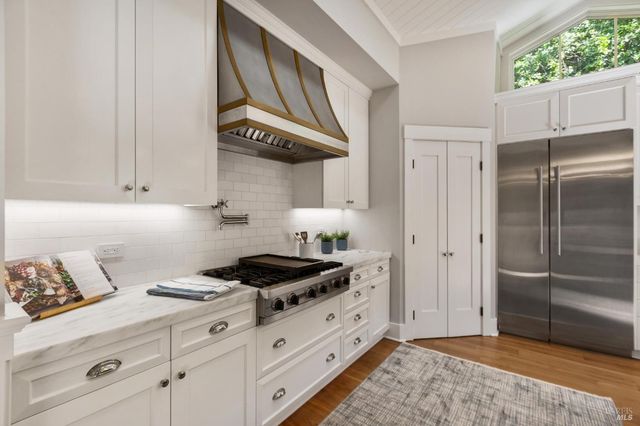 3 Piedmont Rd, Larkspur, CA 94939