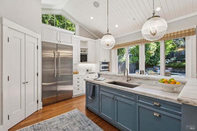 3 Piedmont Rd, Larkspur, CA 94939