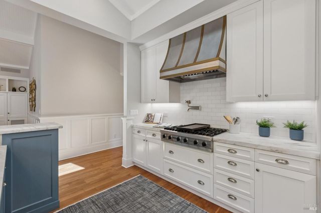 3 Piedmont Rd, Larkspur, CA 94939