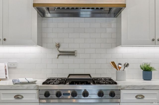 3 Piedmont Rd, Larkspur, CA 94939