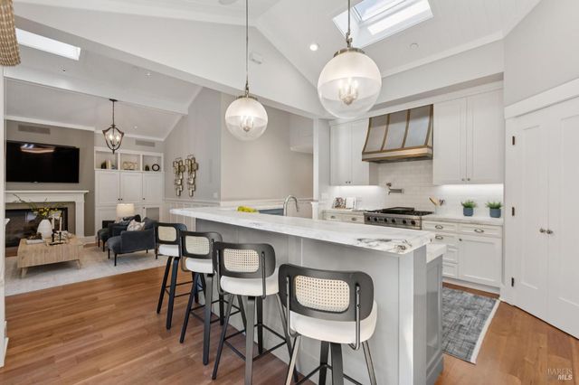 3 Piedmont Rd, Larkspur, CA 94939