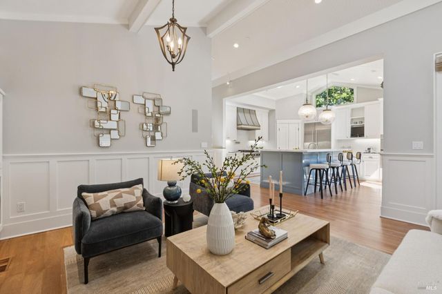 3 Piedmont Rd, Larkspur, CA 94939