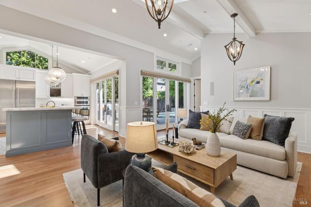 3 Piedmont Rd, Larkspur, CA 94939