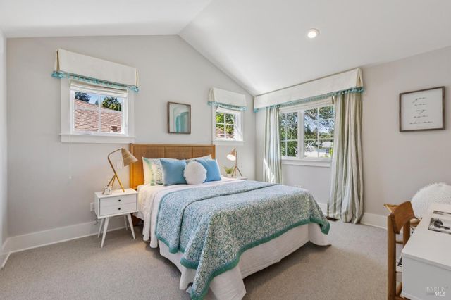 3 Piedmont Rd, Larkspur, CA 94939