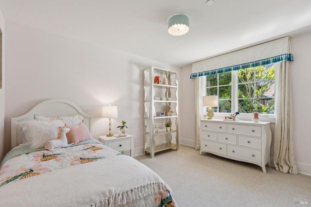 3 Piedmont Rd, Larkspur, CA 94939