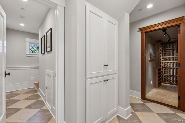 3 Piedmont Rd, Larkspur, CA 94939