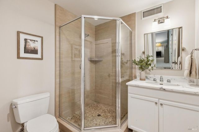 3 Piedmont Rd, Larkspur, CA 94939