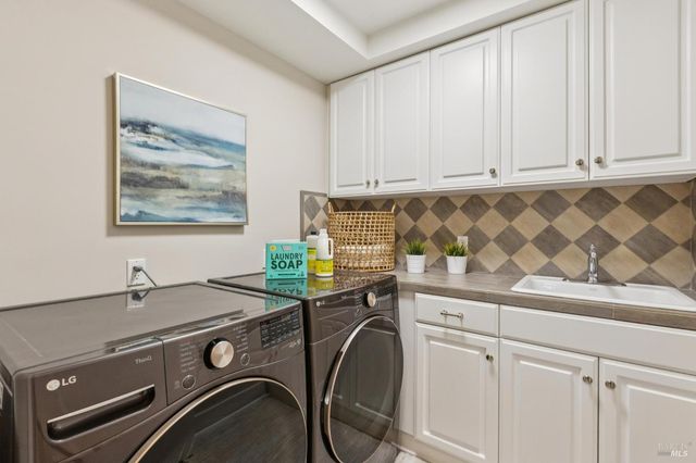 3 Piedmont Rd, Larkspur, CA 94939