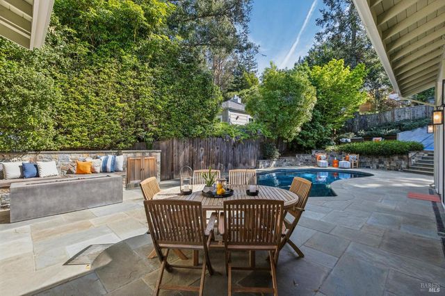 3 Piedmont Rd, Larkspur, CA 94939