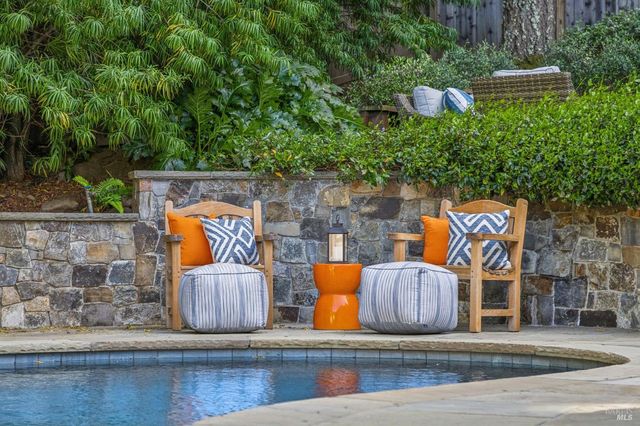 3 Piedmont Rd, Larkspur, CA 94939