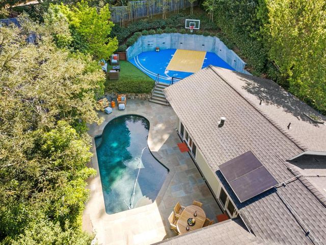 3 Piedmont Rd, Larkspur, CA 94939