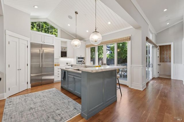 3 Piedmont Rd, Larkspur, CA 94939