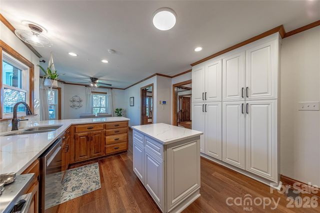 2735 Bent Oak Drive, Matthews, NC 28104