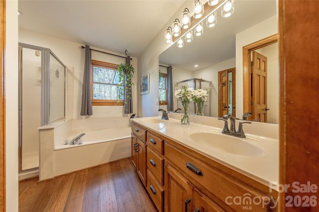 2735 Bent Oak Drive, Matthews, NC 28104