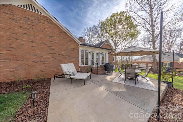 2735 Bent Oak Drive, Matthews, NC 28104