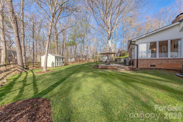 2735 Bent Oak Drive, Matthews, NC 28104