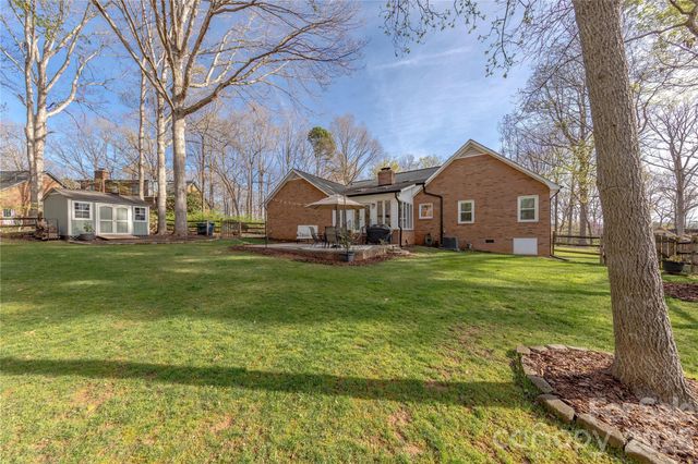 2735 Bent Oak Drive, Matthews, NC 28104