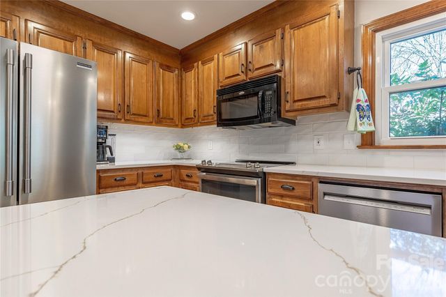 2735 Bent Oak Drive, Matthews, NC 28104