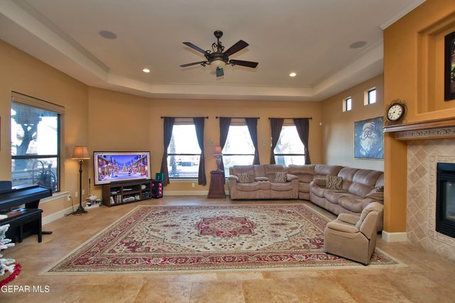 1119 Calle Parque Drive, El Paso, TX 79912