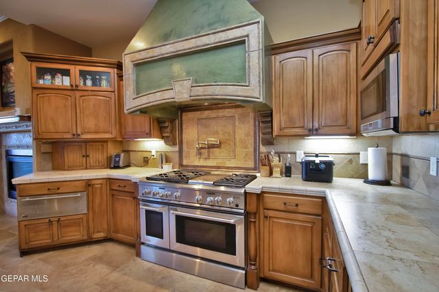 1119 Calle Parque Drive, El Paso, TX 79912