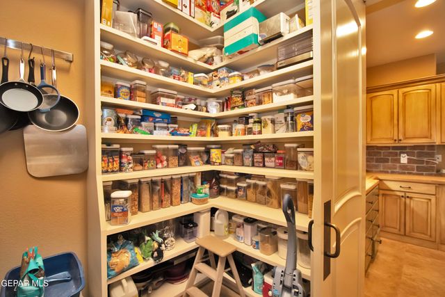 1119 Calle Parque Drive, El Paso, TX 79912