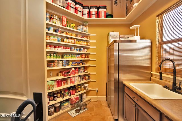 1119 Calle Parque Drive, El Paso, TX 79912