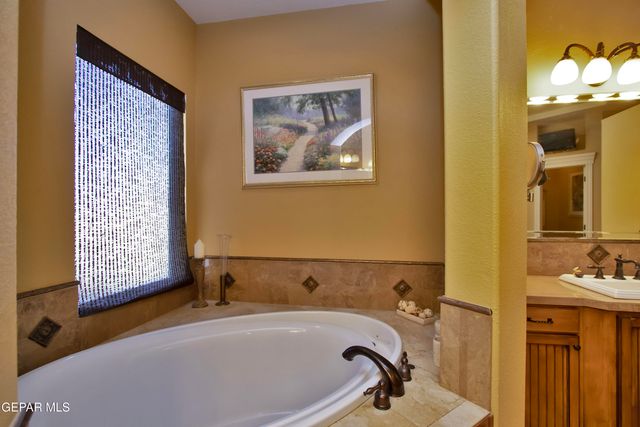 1119 Calle Parque Drive, El Paso, TX 79912