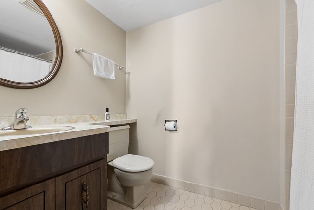 4716 W 106th Place 2B, Oak Lawn, IL 60453