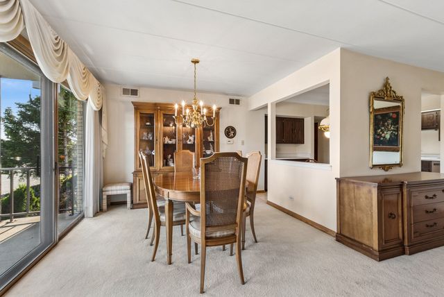 4716 W 106th Place 2B, Oak Lawn, IL 60453