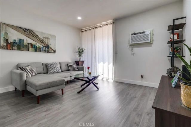 425 S Kenmore Avenue 306, Los Angeles, CA 90020