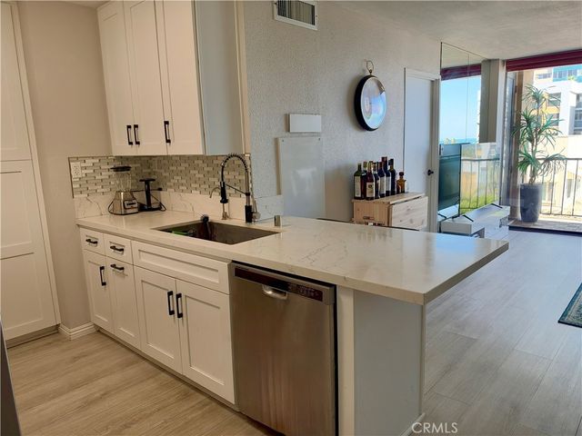 1750 E Ocean 404, Long Beach, CA 90802