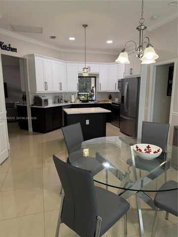 418 SW 19th Terrace, Cape Coral, FL 33991