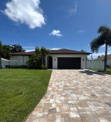 418 SW 19th Terrace, Cape Coral, FL 33991