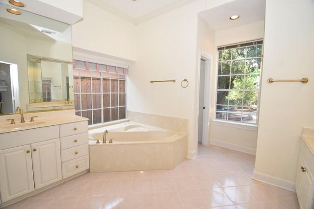 16 Treverstone Court, Sugar Land, TX 77479