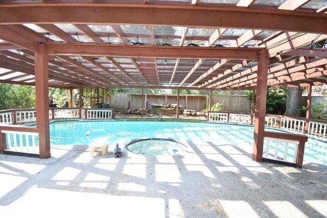 16 Treverstone Court, Sugar Land, TX 77479