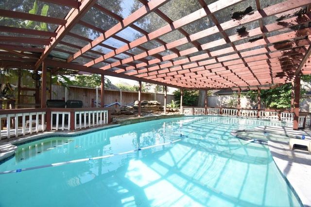 16 Treverstone Court, Sugar Land, TX 77479