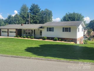 152 Springview Drive, Waynesville, NC 28786