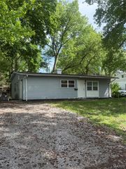 130 Saint Leo Drive, Cahokia, IL 62206