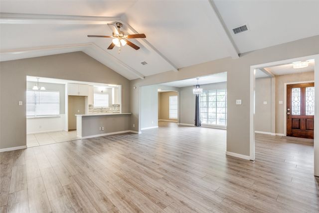 6000 Meredith Lane, Edgecliff Village, TX 76134