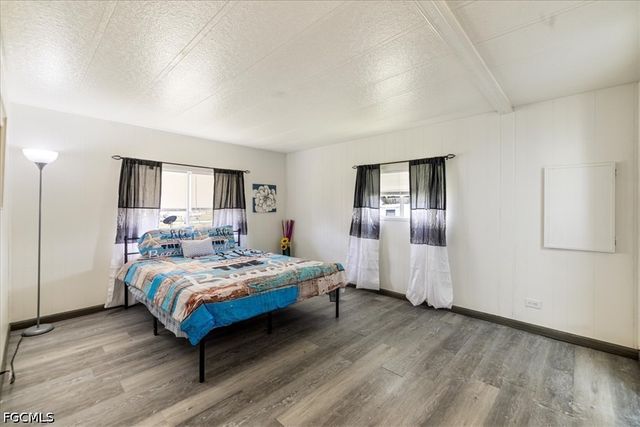 952 Days LN, North Fort Myers, FL 33917