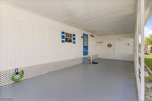 952 Days LN, North Fort Myers, FL 33917