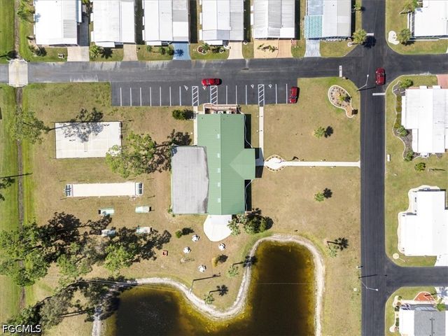 952 Days LN, North Fort Myers, FL 33917